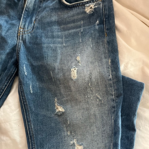 Ei8ht Dreams Size 25 Embroidered Distressed
Denim. - Picture 4 of 10